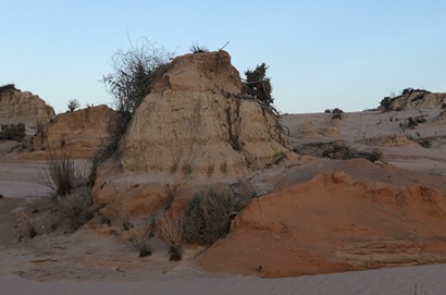 Visit Mungo National Park NSW