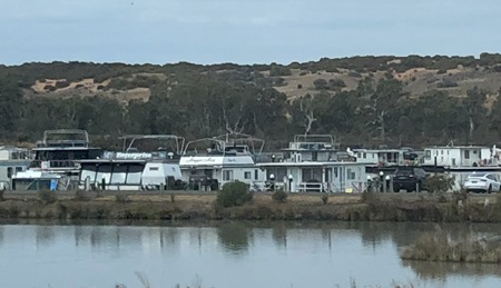 Houseboats at Manuum SA